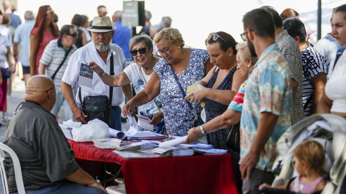 Salmorejá y ambiente en la Velá el día de la Fuensanta