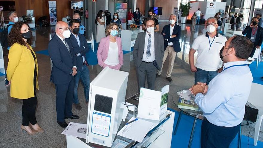 El presidente del Cabildo de Gran Canaria, la alcaldesa de San Bartolomé de Tirajana y el el coordinador de Desarrollo Económico, Raúl García Brink, entre otras personalidades en Atlantur.
