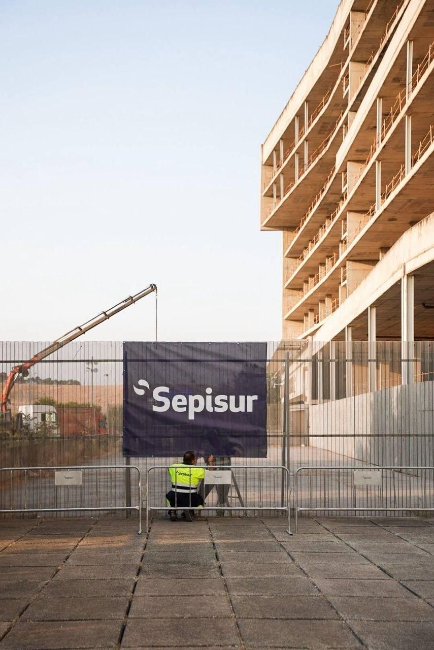 Inicio de las obras de la fachada del estadio
