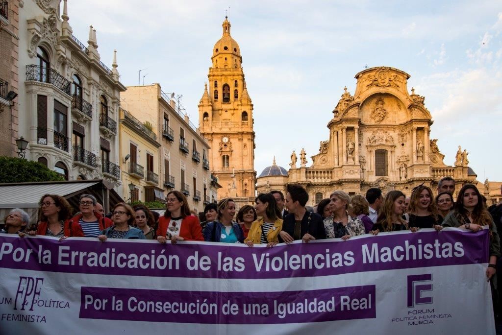 Concentración en la plaza Belluga (Murcia) contra la sentencia de La Manada/ CARLOS TRENOR