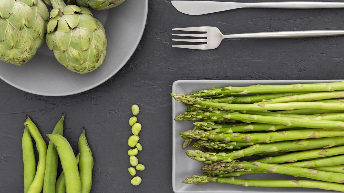 Como plato principal o en ensalada: cuatro recetas nutritivas y saludables con espárragos verdes y blancos