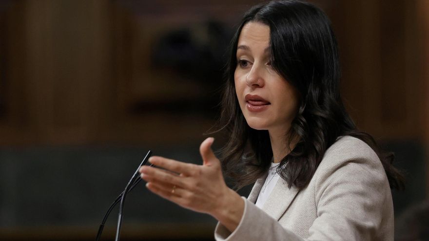 La líder de Ciudadanos, Inés Arrimadas durante su intervención. EFE/ Emilio Naranjo