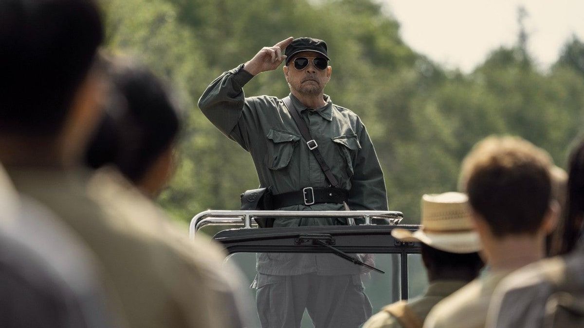 Mark Hamill turned out to be the soldier overseeing the march