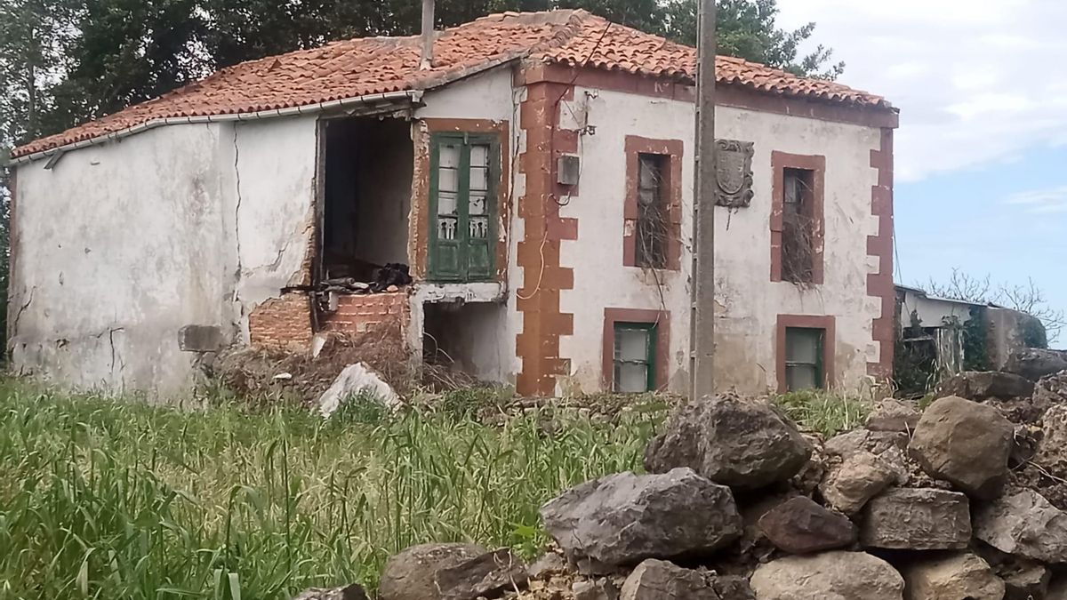 Una casona barroca en Orejo eleva a 70 los bienes en riesgo en Cantabria incluidos en la lista roja de Hispania Nostra