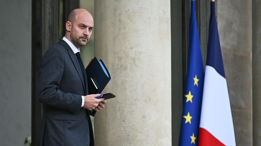 El ministro francés para Europa y Asuntos Exteriores, Jean-Noël Barrot, a su salida del Consejo de Ministros en París, en una imagen de archivo.