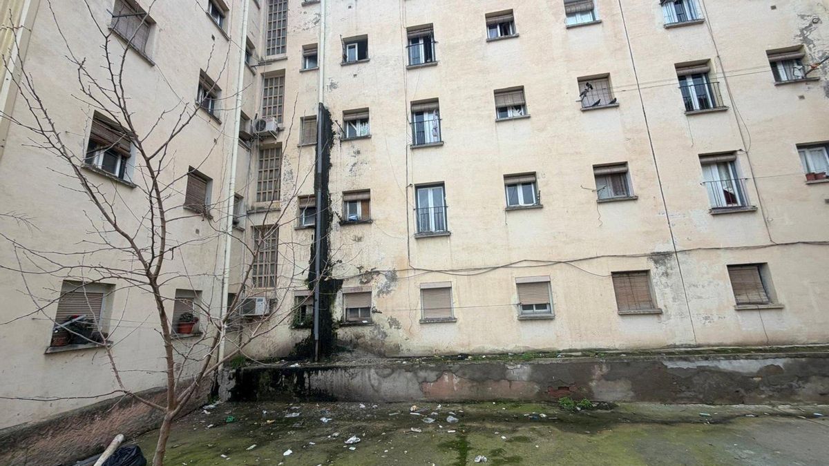 Ordenan desalojar un edificio en Caspe (Zaragoza) por riesgo de derrumbe pero todos los vecinos salvo uno rechazan irse