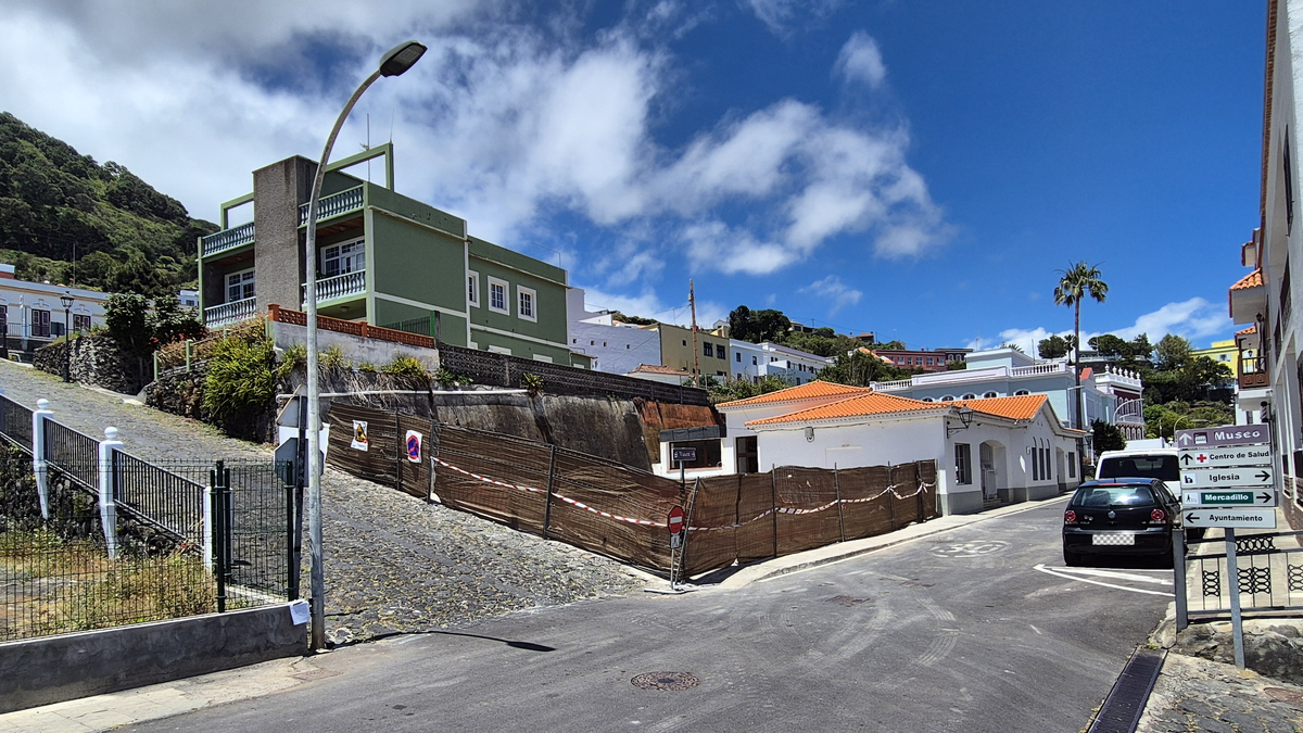 El Ayuntamiento de Villa de Mazo recupera el espacio de las antiguas Casas de los Maestros tras su demolición