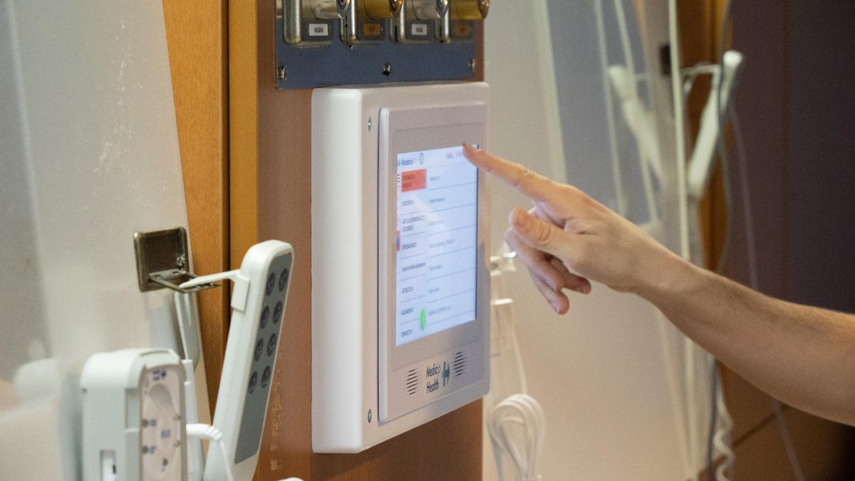 Nuevo sistema de comunicación usuario-profesional instalado en las residencias públicas de personas mayores de La Rioja