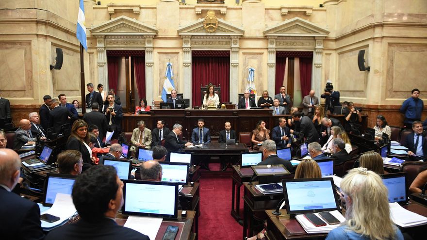 Con cambios de último momento, el Gobierno logró la media sanción en el Senado de la reforma laboral