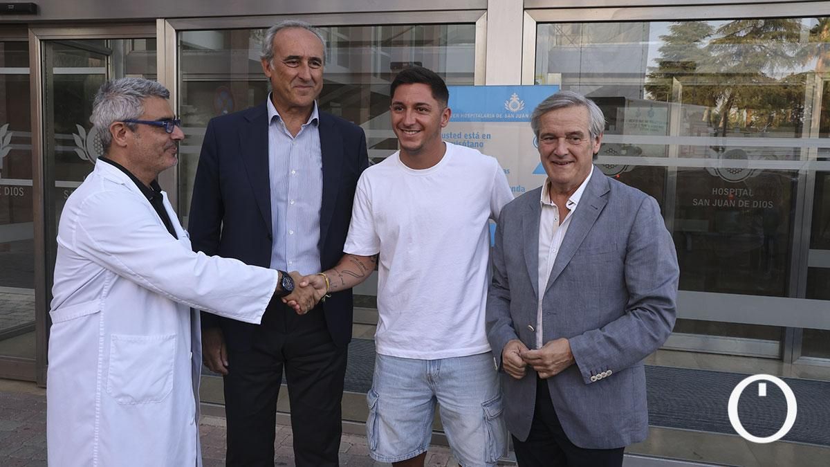 Reconocimientos médicos a los jugadores del Córdoba CF en el Hospital San Juan de Dios