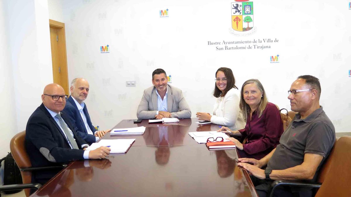 Reunión de la Concejalía de Urbanismo del Ayuntamiento de San Bartolomé de Tirajana, con el equipo redactor de la ordenanzas.