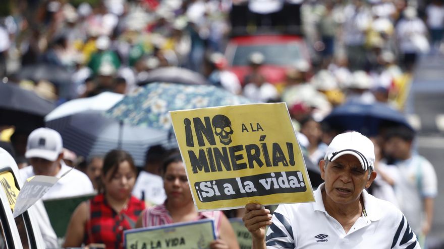 Salvadoreños piden derogar la ley de Minería Metálica en el Día Mundial del Medio Ambiente