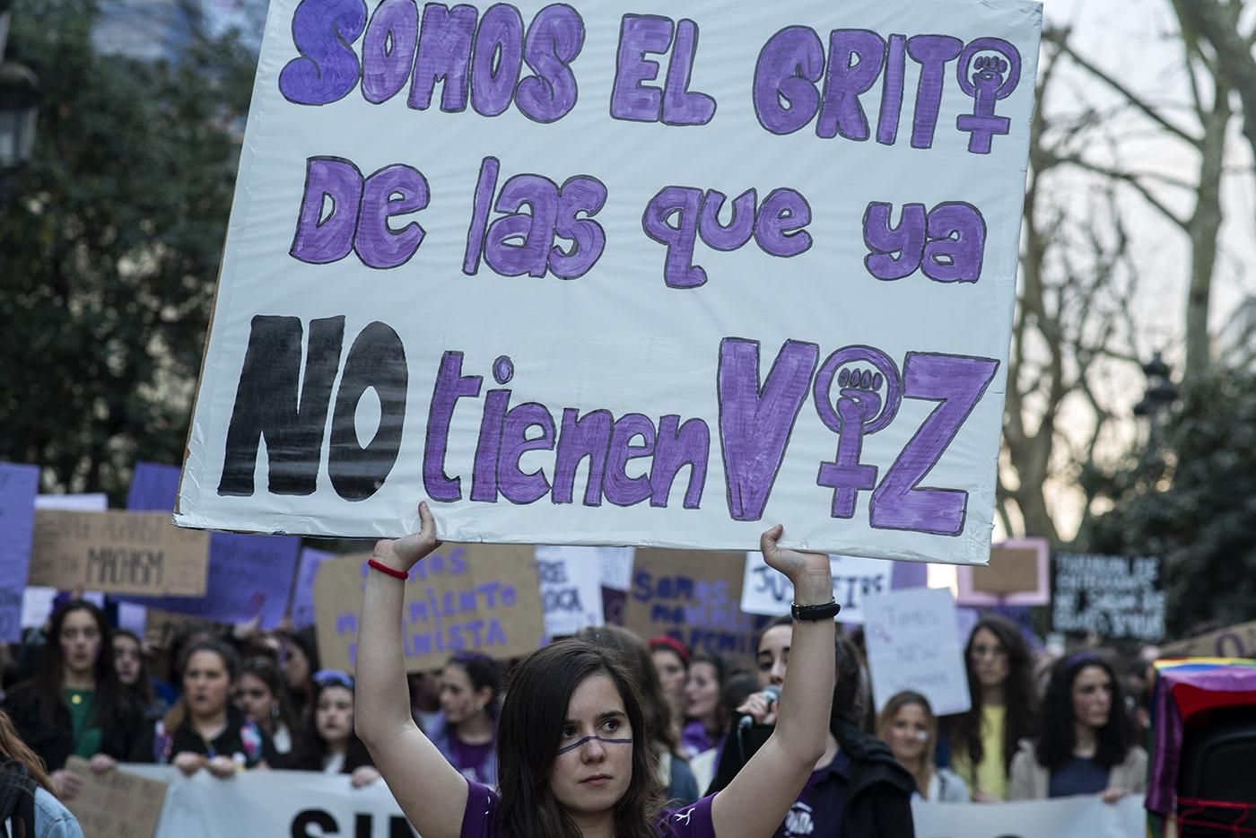 Manifestación feminista en Santander durante la huelga del 8M. | JOAQUÍN GÓMEZ SASTRE