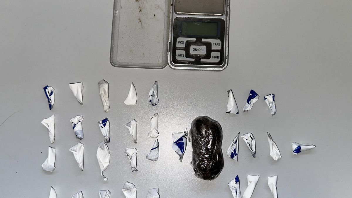 Detenidos con 31 dosis de heroína tras ser descubiertos con hachís en un control policial