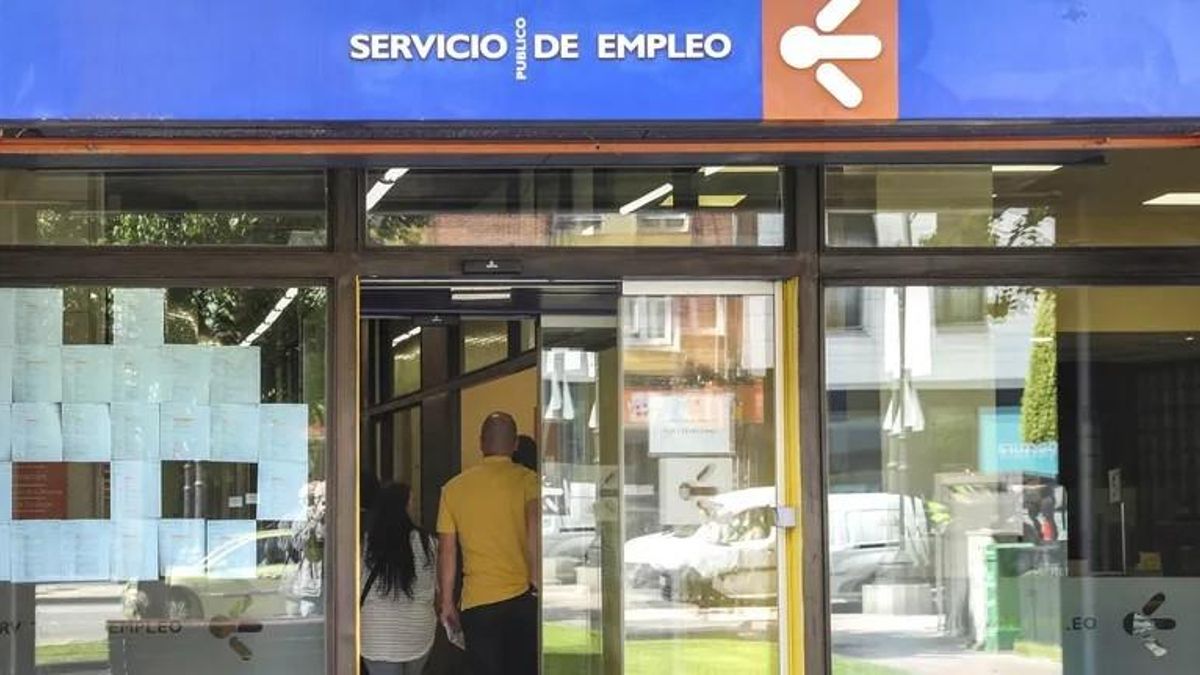 El paro baja en Asturias en 1.148 personas en junio y ya se contabilizan 48.172 desempleados