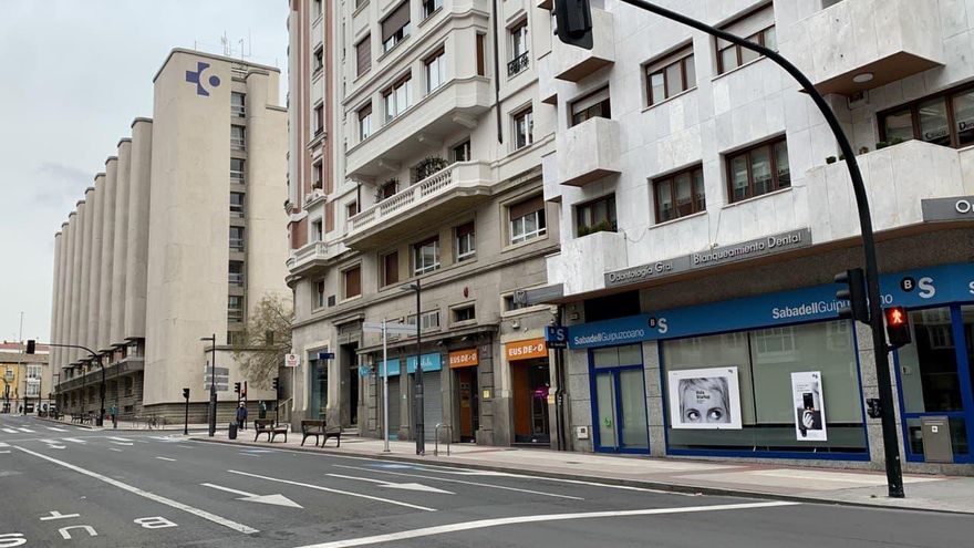 Euskadi cierra la semana con 3.262 casos de COVID-19, un 27% menos que la anterior y un 57% por debajo del pico de esta ola