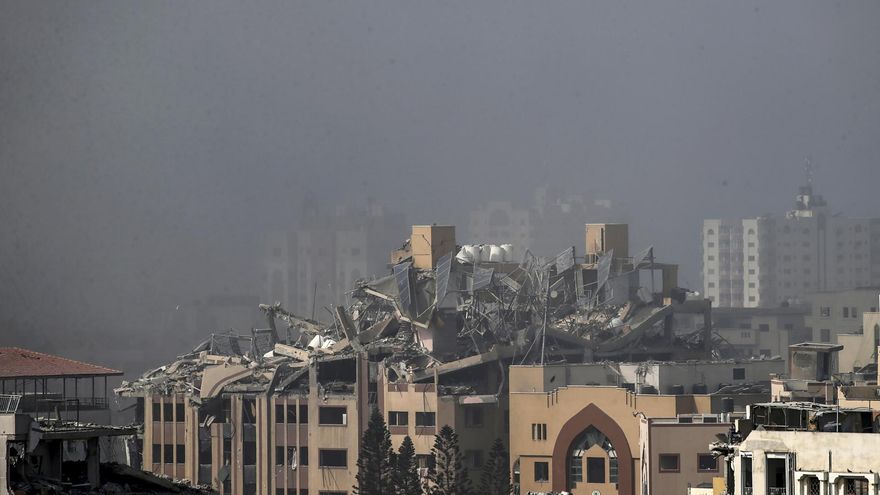 Edificios destruidos en el barrio de Al Remal en la ciudad de Gaza este domingo 22 de octubre.