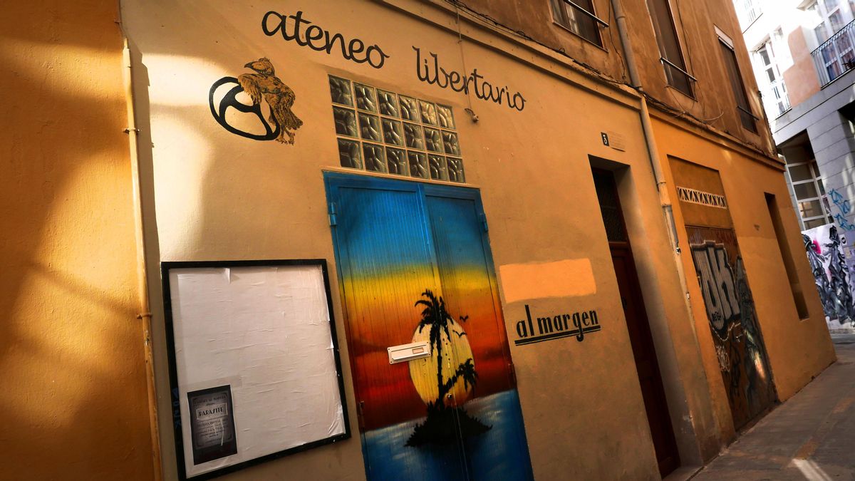 El Ateneo Libertario Al Margen celebra sus cuatro décadas de difusión del anarquismo en el corazón de València