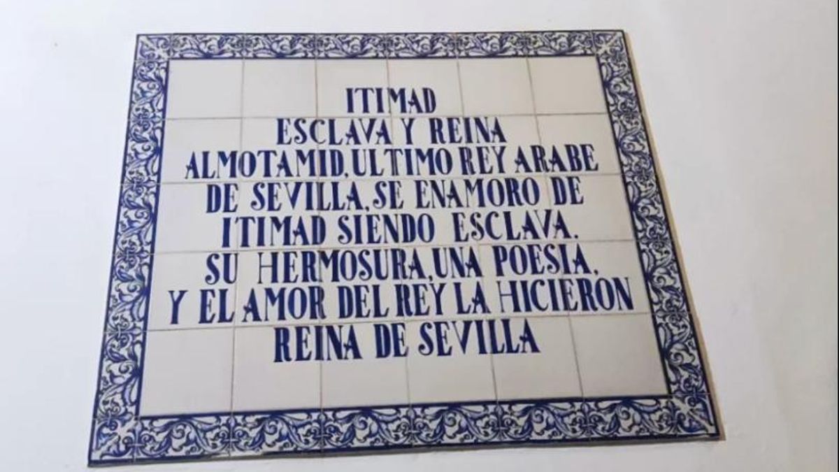 Sevillana y de origen humilde, llegó a ser reina andalusí y una de las poetisas más importantes del siglo XI