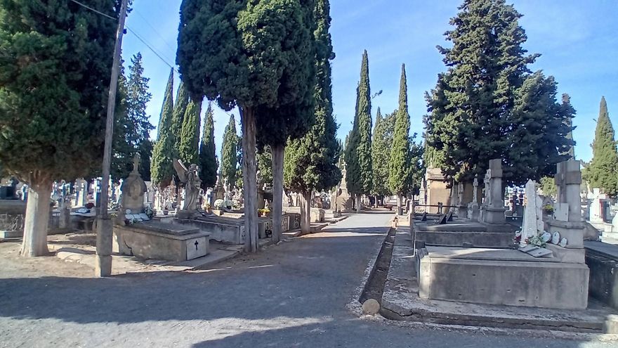 Todos los Santos en Calahorra: autobús gratis hasta el cementerio San Lázaro y más horario de apertura de los camposantos