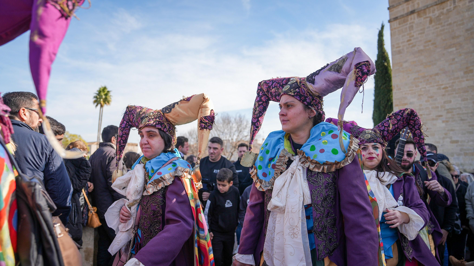 Pasacalles de Carnaval en el Puente Romano