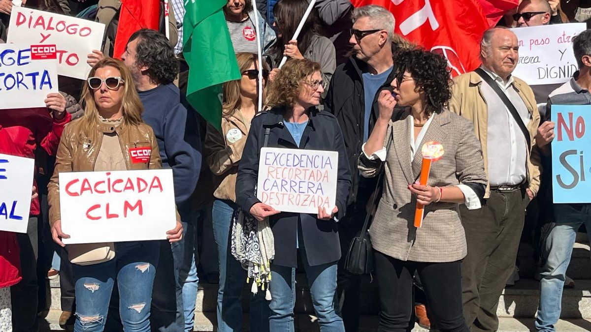 Protesta sindical contra la “cacicada” de Page por quitar la excedencia que permite "ganar experiencia" a los funcionarios