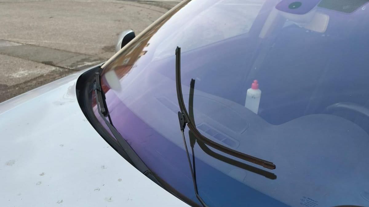 Limpiaparabrisas roto en Alberite