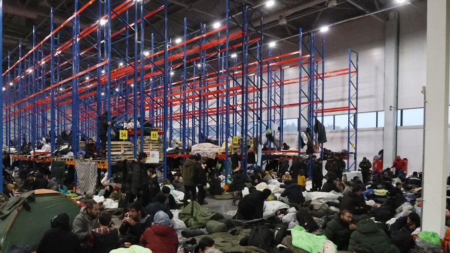 La UE limita el derecho de asilo a los refugiados que llegan desde Bielorrusia tras las presiones de Polonia