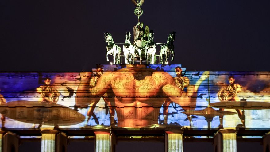 El Festival de las Luces vuelve a iluminar los monumentos de Berlín bajo un lema de unidad