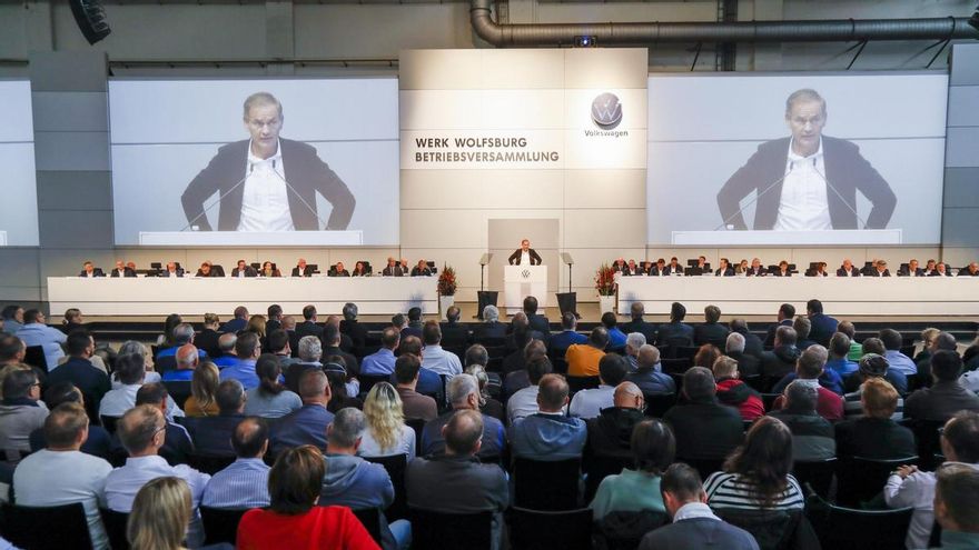 El comité de empresa cita a la cúpula de Volkswagen en asambleas para aclarar el recorte de "hasta 140.000 empleos"