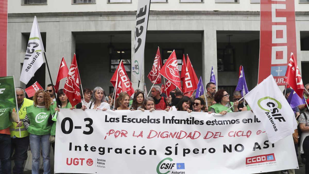 Concentración de educadoras de escuelas infantiles en Asturias. 