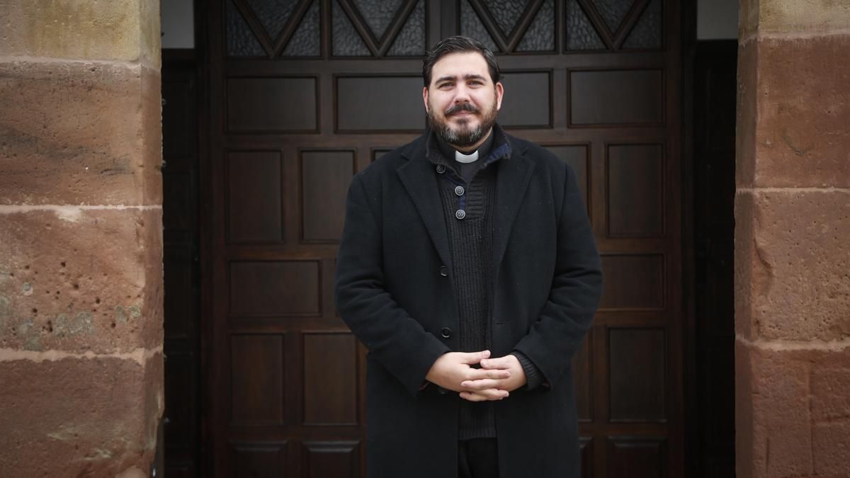 Rafael Padros, cura de Adamuz: "Las palabras sobran cuando el dolor es tan grande"