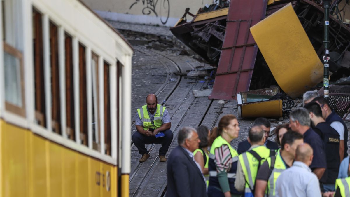 Lisboa intenta digerir el accidente del funicular de Glória: "Alguien tiene que responder por esto"