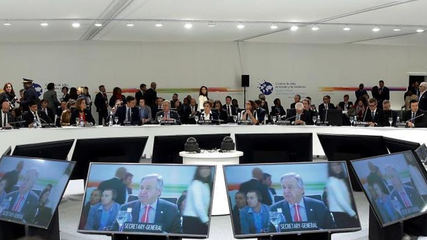 El secretario general de la ONU, Antonio Guterres durante su intervención en la 25 Conferencia de las Partes del Convenio Marco de Naciones Unidas sobre Cambio Climático (COP) que arranca este lunes en Madrid bajo el lema "Tiempo de actuar". La COP25 se desarrollará hasta el 13 de diciembre en la capital española con 29.000 asistentes de 196 delegaciones, entre ellas medio centenar de jefes de Estado y de Gobierno, así como los altos representantes de la UE y contará por ello con un dispositivo de seguridad con 5.000 efectivos.