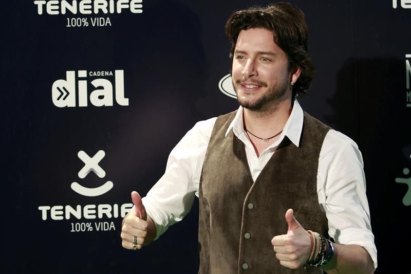 Manuel Carrasco en los premios de la cadena Dial. EFE/Cristóbal García