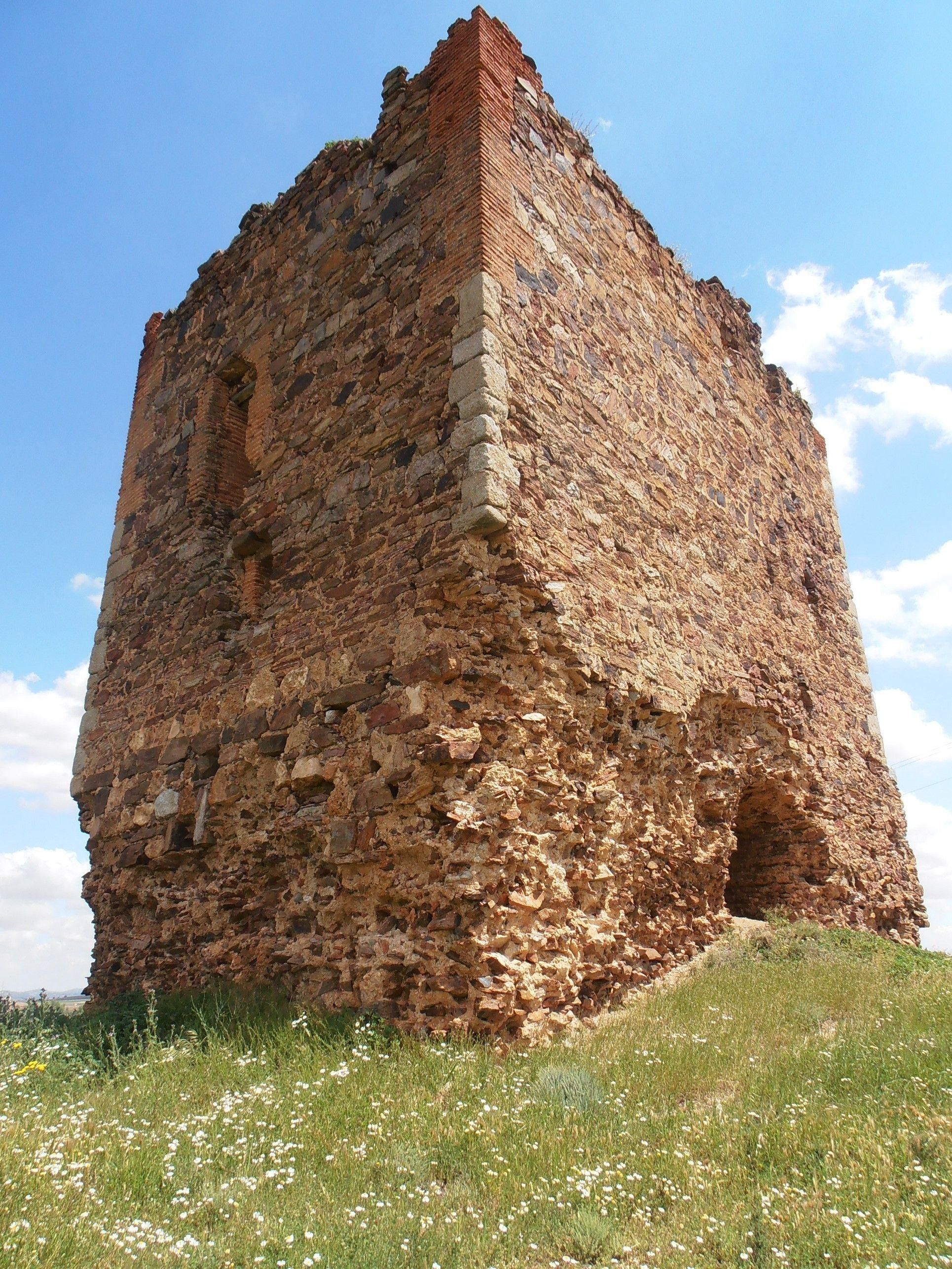 Torre de Azuqueca. Siglo XIV. Consuegra (Toledo).