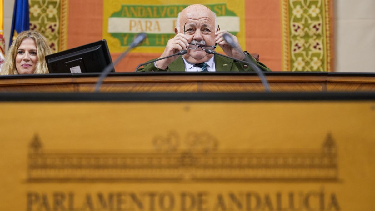 "Porque me da la gana": el presidente del Parlamento andaluz frena una votación que afectaba a Moreno sobre cribados de cáncer