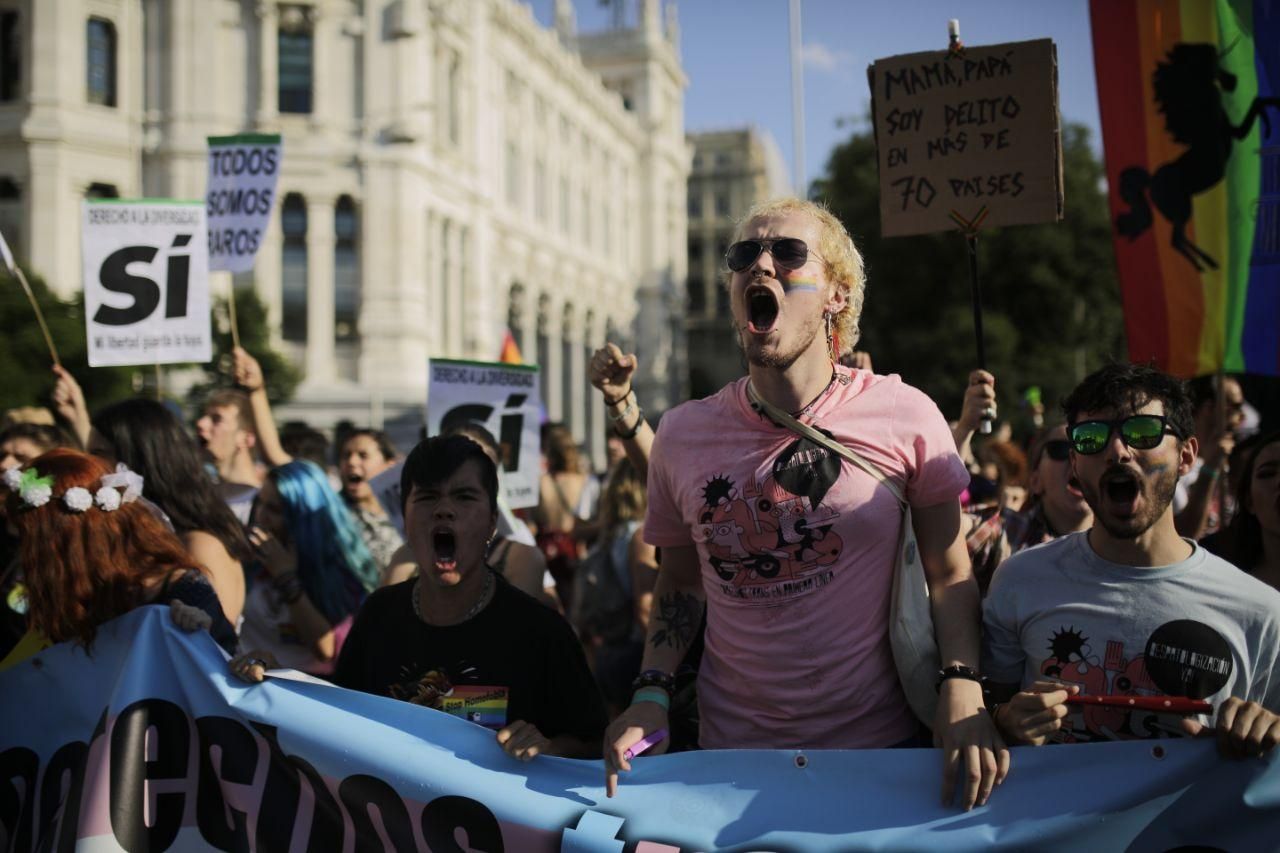 Una marcha multitudinaria corona las actividades del Orgullo 2018 en la capital