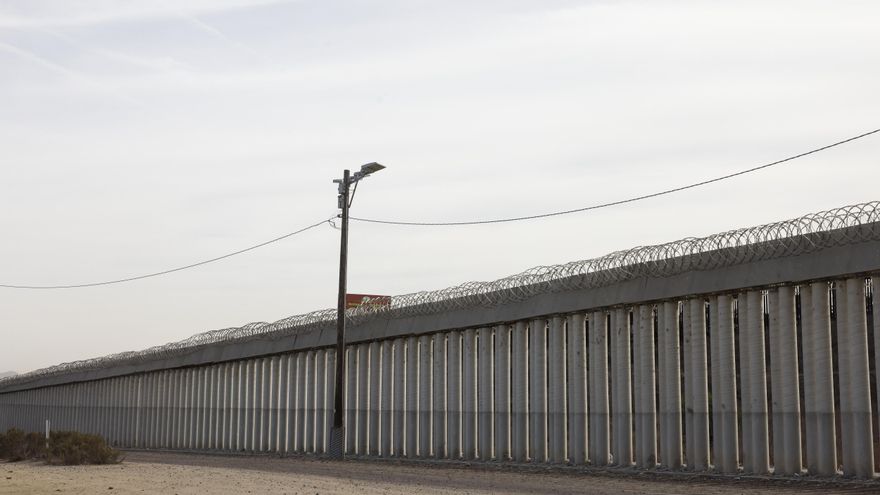 Cruce de inmigrantes en la frontera de EEUU con México baja a mínimos históricos en junio