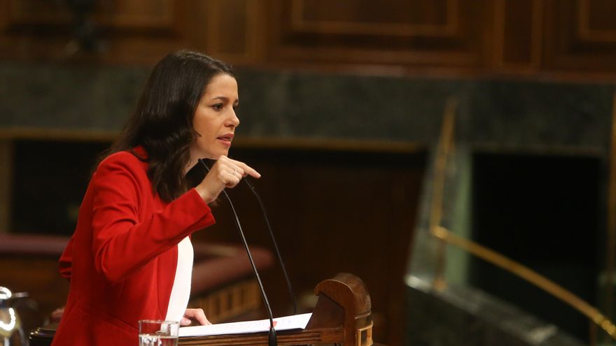 La líder de Cs, Inés Arrimadas, interviene durante una sesión plenaria en la que el Gobierno solicita al Congreso la prórroga del estado de alarma.
