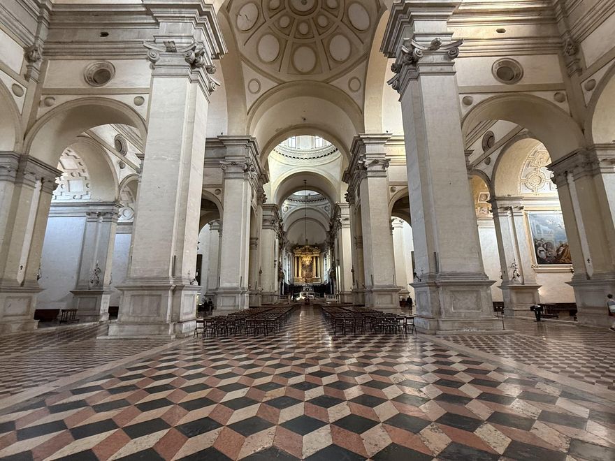 Naves barrocas de la Basílica de Santa Justina de Padua.