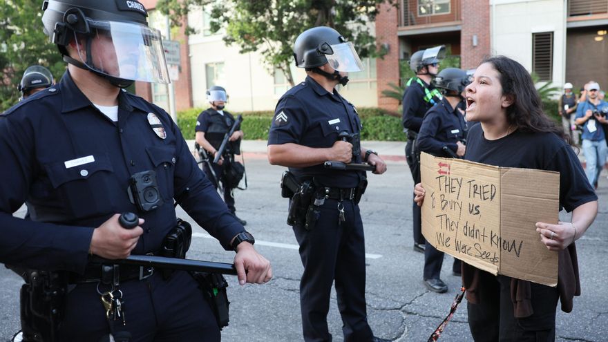 Manifestantes en Los Ángeles contra tropas y redadas: "Están enfureciendo más a la gente"