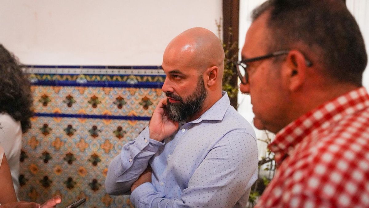 Ambiente en la sede de Por Andalucía para ver el escrutinio del 17M
