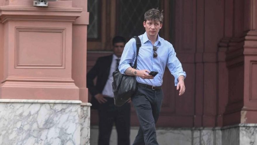 Caputo desautoriza a Francos y avanza con su intención de limitar el acceso a la información pública