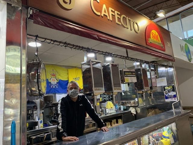 Puesto de café de Juanma en el Mercado de Altavista