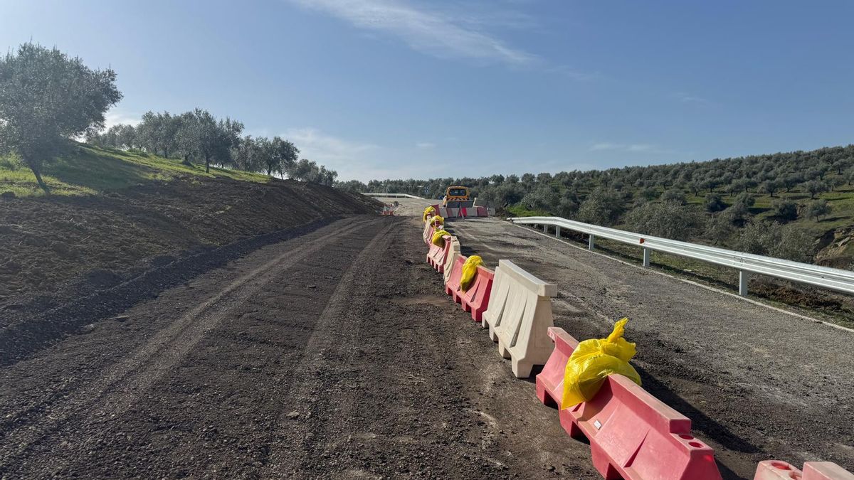 Reabierta provisionalmente la A‑3125 para garantizar el acceso a las fincas olivareras