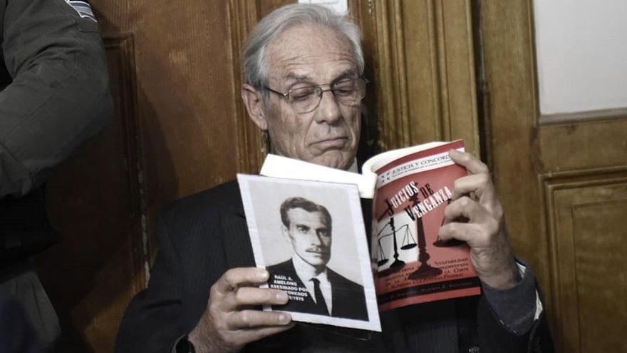 Tres cadenas perpetuas, secuestros de bebés y torturas: quién es el militar que defendió Victoria Villaruel