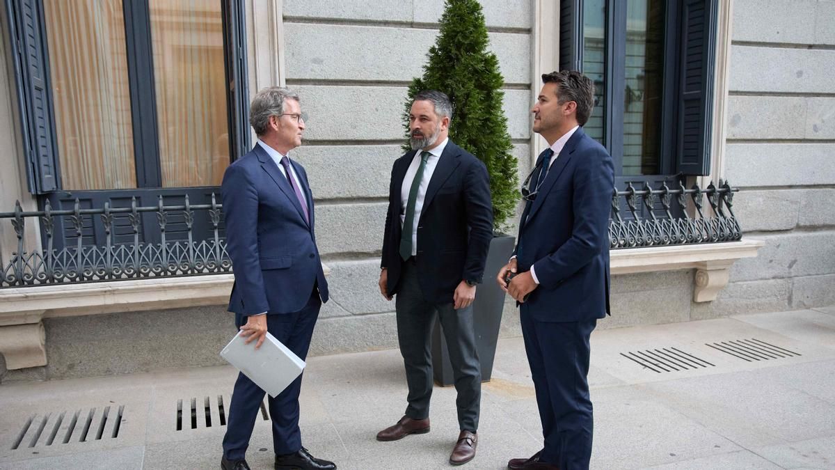 PP y Vox pactan un Gobierno en Extremadura tras cuatro meses de parálisis