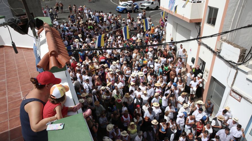 Inicio de la Traída del Agua en Lomo Magullo desde la calle de La Virgen