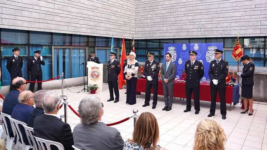 La Policía Nacional premia a José Luis Roberto, líder del partido de ultraderecha España 2000